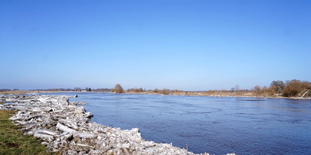 Жителям Латвии разъяснили риски загрязнения воды после весенних паводков