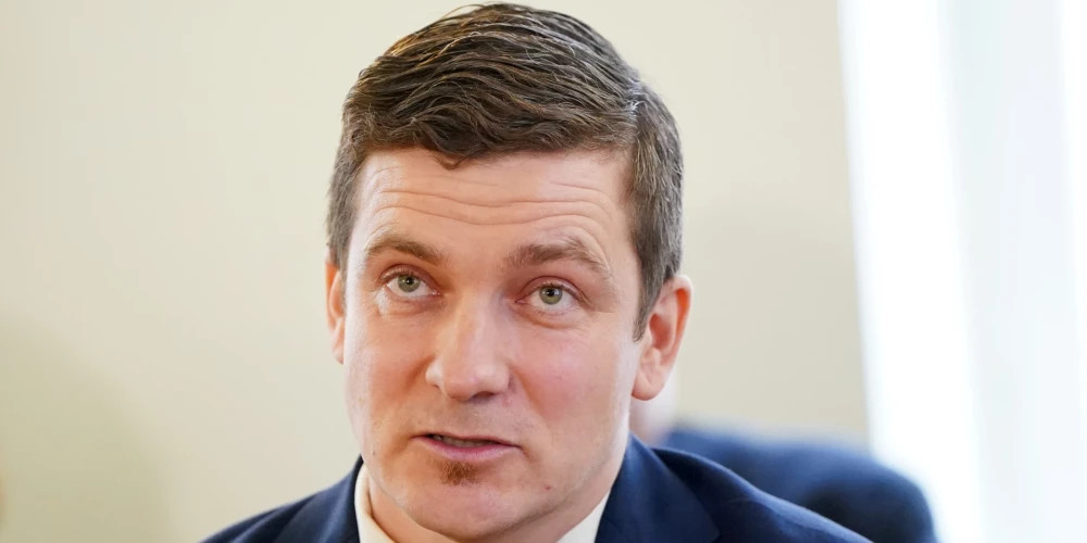 Звиедрис: ручной подсчет голосов задержит результаты выборов в Сейм на 1-2 часа