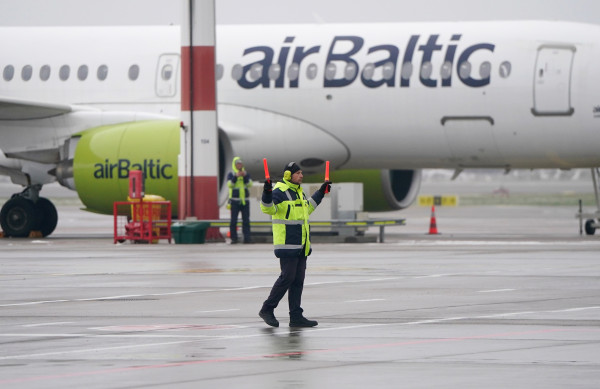 airBaltic обсуждает покупку 50 самолетов на фоне финансовых трудностей и госкредита