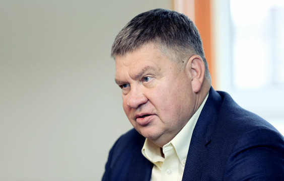 Айгар Калвитис: налог на сверхприбыль приведет к дефициту топлива в Латвии