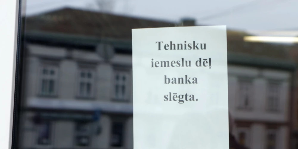 Банки возвращаются в регионы Латвии: новые пункты обслуживания открыты в нескольких городах