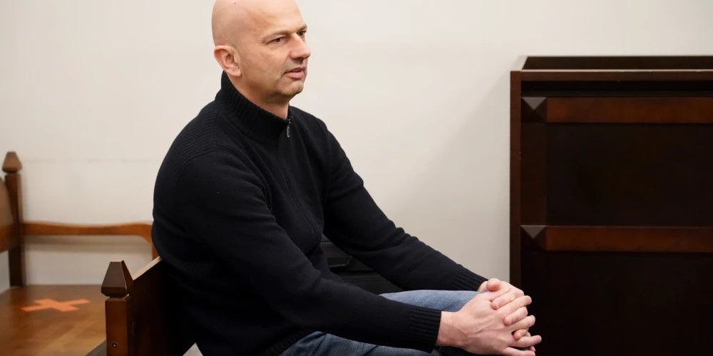 Бывшему директору Госканцелярии Янису Цитсковскису предъявлены обвинения в бездействии по делу о рейсах Кариньша