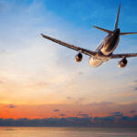 Десять авиакомпаний отменяют рейсы из-за нехватки авиационного топлива в Европе