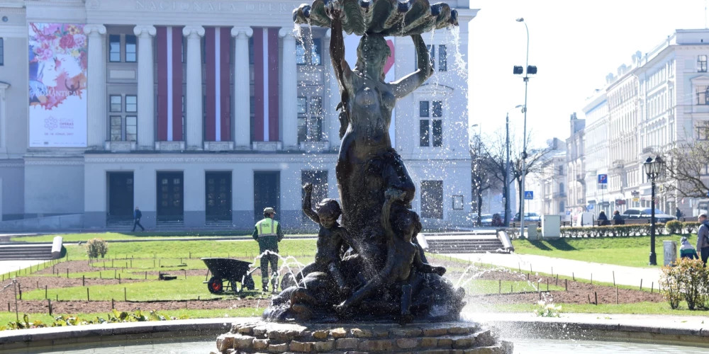 Фонтаны и бассейны Риги начинают работу: самоуправление призывает к ответственности жителей