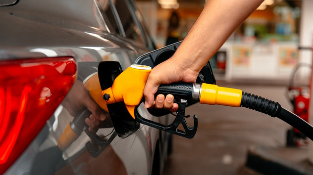 Германия снижает налог на топливо и увеличивает акцизы на табак из-за войны на Ближнем Востоке