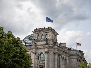 Германия требует изменить систему голосования в ЕС из-за блокировки Венгрией помощи Украине