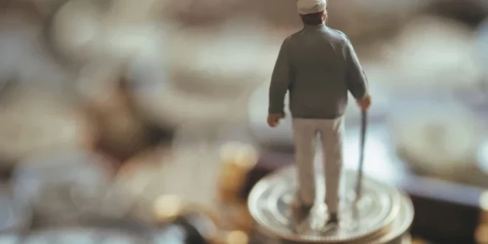 Исследование предупреждает о снижении пенсий в Латвии из-за старения населения