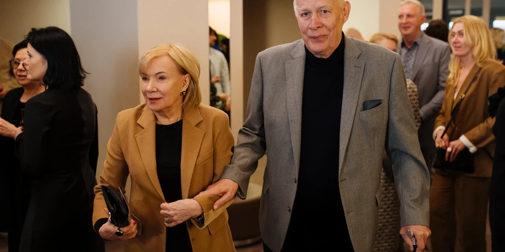 Известные личности посетили премьеру спектакля "Предательство" в Театре Чехова