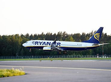 Крупнейшие авиакомпании предупреждают об отменах рейсов из-за дефицита авиационного топлива