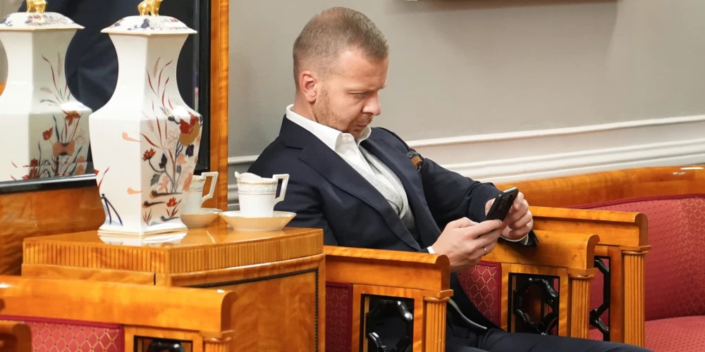 Кто будет бороться за голоса русскоязычных избирателей в Латвии после отъезда Росликова