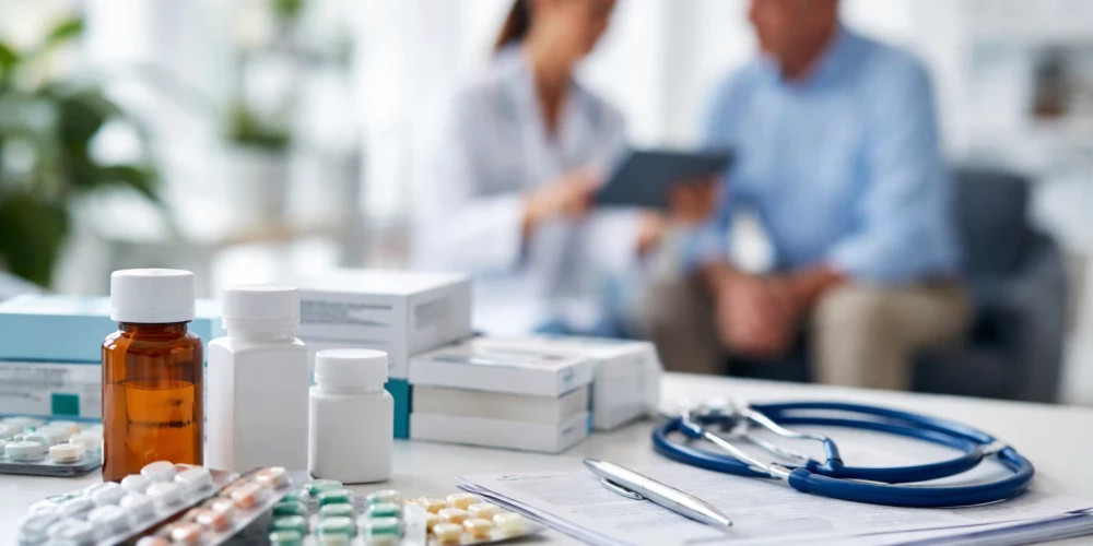 Латвийцы вынуждены ждать новые лекарства: 7000 пациентов ожидают 150 миллионов евро компенсации