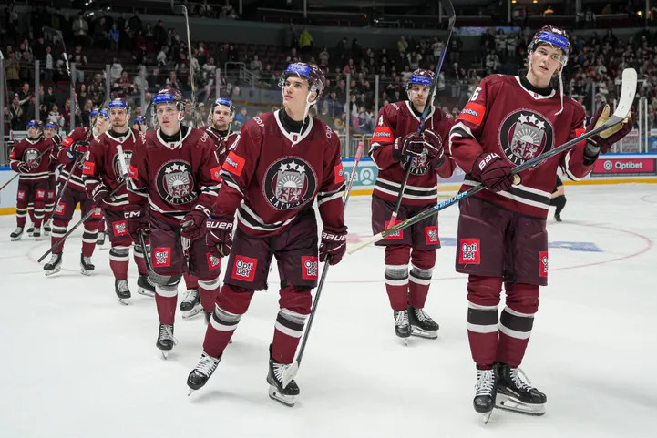 Латвийская сборная по хоккею победила Финляндию в овертайме со счётом 2:1