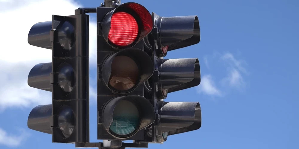 Латвийские автоводители получают штрафы за нарушения благодаря новой системе мониторинга LMT