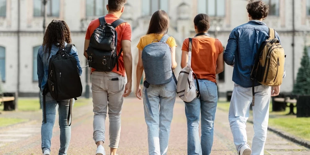 Латвийские студенты выбирают сектор профессиональных услуг для начала карьеры