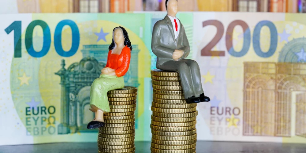 Латвия разрабатывает план по выравниванию оплаты труда между мужчинами и женщинами