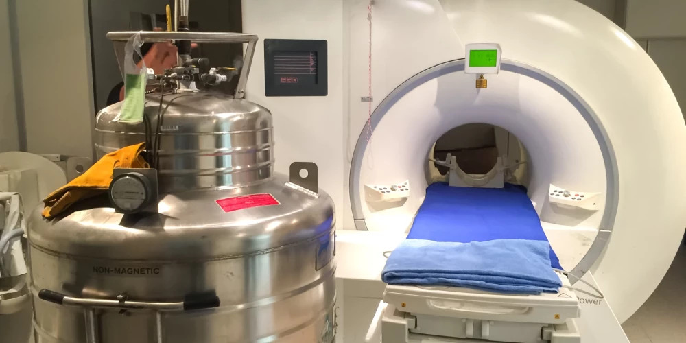 Медицинские учреждения Латвии сталкиваются с финансовыми трудностями из-за роста цен на гелий