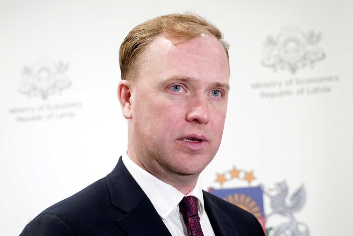 Министр экономики предлагает использовать накопления на лечение для предотвращения нищеты пенсий