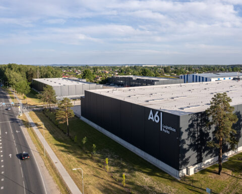 Минобороны РФ назвало Ригу «законной целью» для ракет, утверждая о производстве дронов