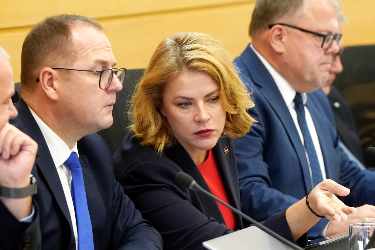 Премьер-министр Эвика Силиня требует от министра Чударса план по цифровым проектам за три недели