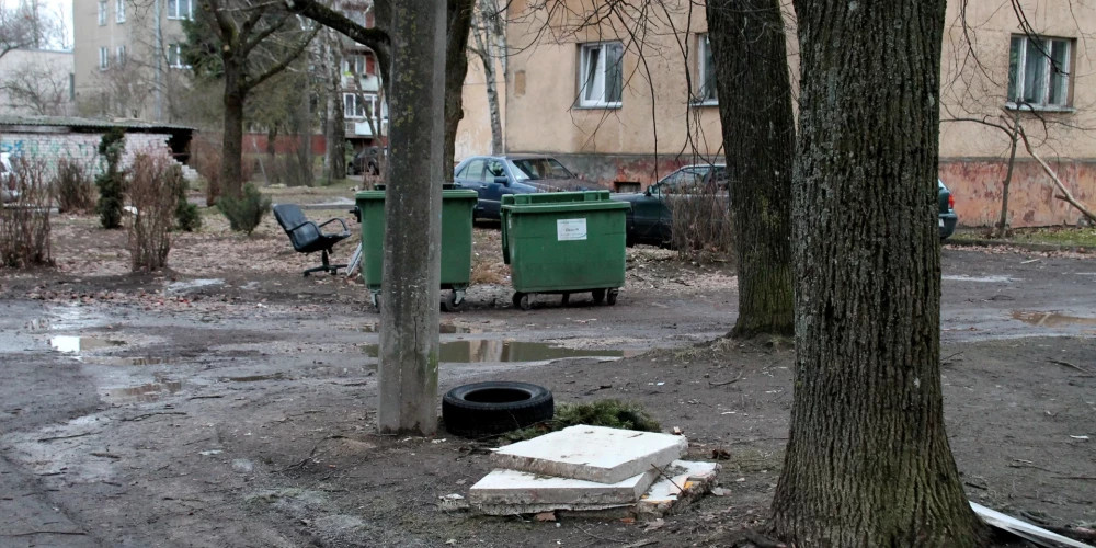 Рижская дума разрабатывает правила для приведения в порядок дворов за счет их владельцев