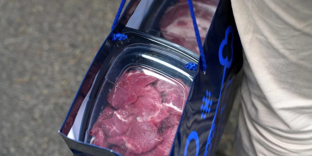 Сальмонелла, листерии и пестициды: латвийцам разъяснили причины отзыва продуктов