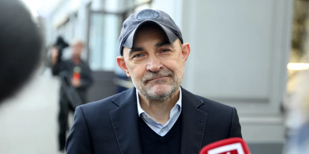 Сергей Голомазов покинул театр Чехова: артисты обсуждают ситуацию на собрании