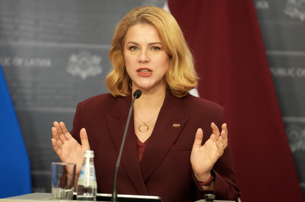 Силиня получила поддержку для 30-миллионного кредита airBaltic после давления на оппозицию