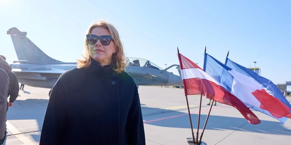 Силиня встретила французских пилотов НАТО на базе в Лиелварде