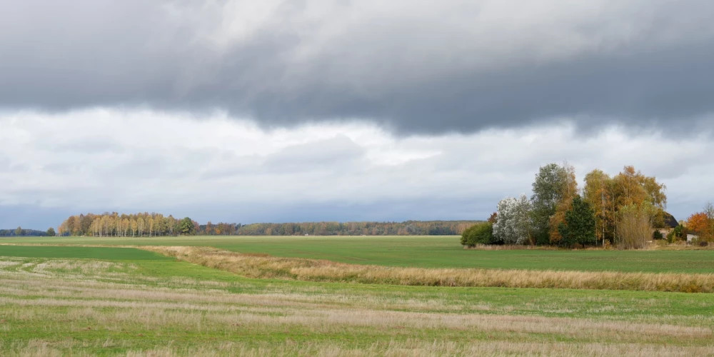 Синоптик объясняет изменения погоды в Латвии каждые пять минут