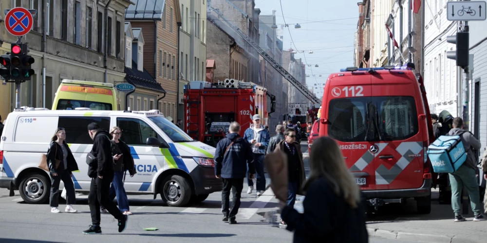 Скорая помощь и полиция Латвии обеспечены топливом при росте цен на нефть