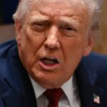 Трамп угрожает ударами по Ирану в случае провала переговоров в Пакистане