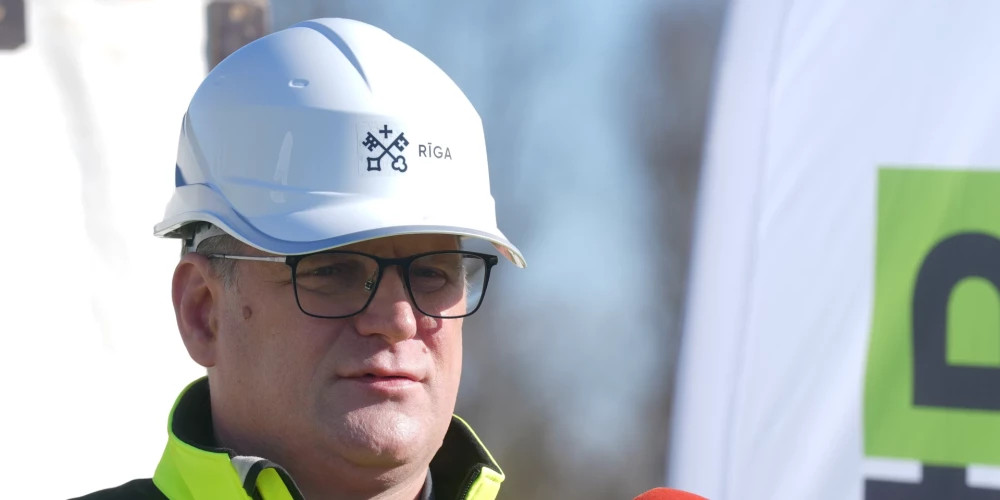 У мэра Риги появился Renault Rafale на фоне роста долговых обязательств