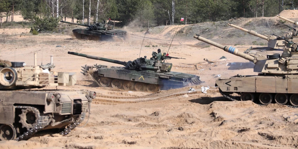 В Латвии начнутся военные учения с передвижением техники и дронов