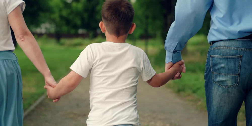 В Латвии сокращается число детей, доступных для усыновления