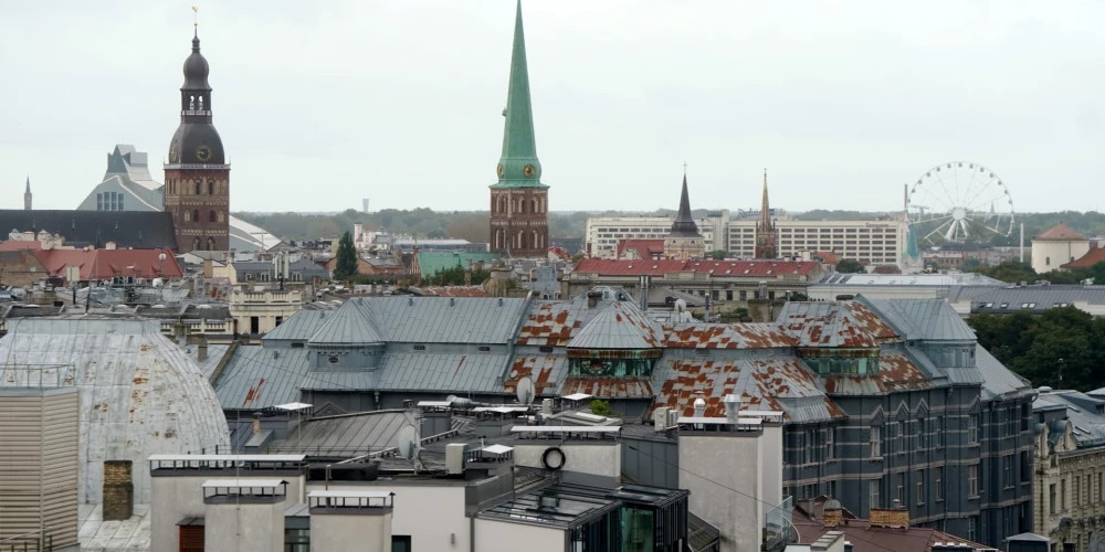 В Латвии в понедельник ожидаются дожди, мокрый снег и сильные порывы ветра