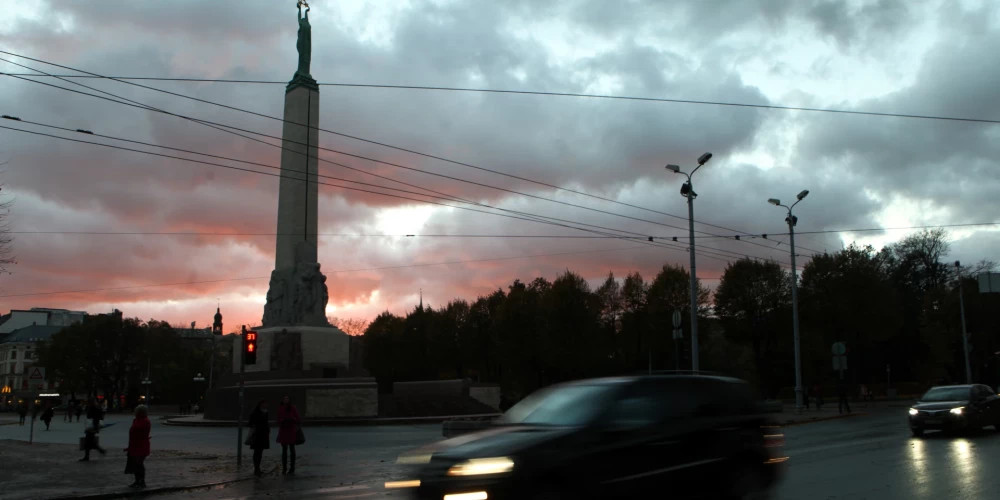 В Латвию приходит прохладная и дождливая погода с мокрым снегом
