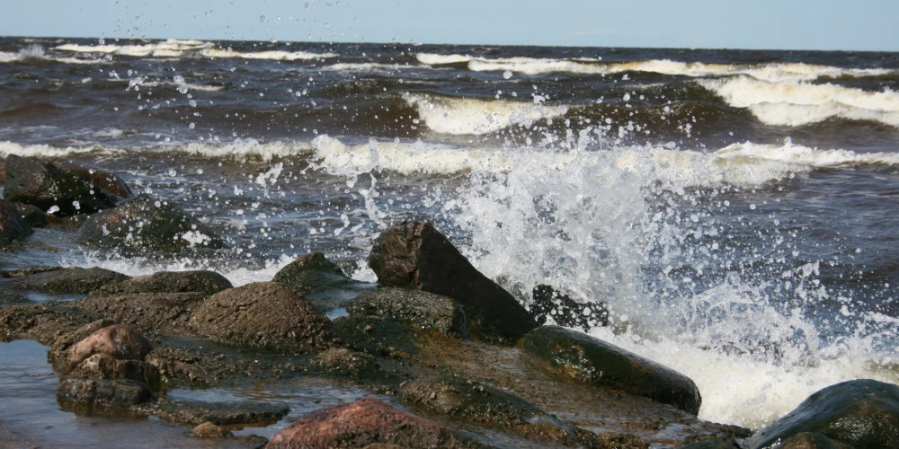 В Латвию приходят холод и ветер, температура опустится до 0...+5 градусов
