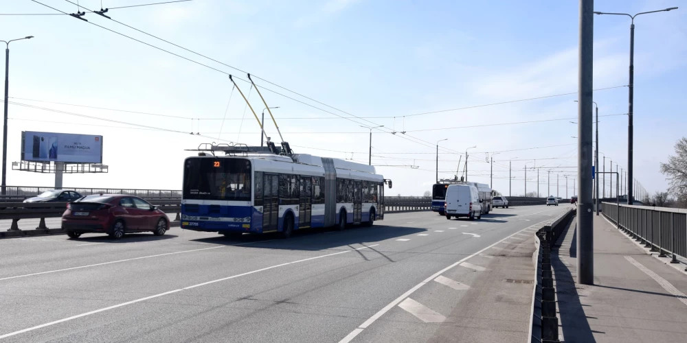 В Риге изменится расписание автобусов и троллейбусов для повышения точности работы транспорта