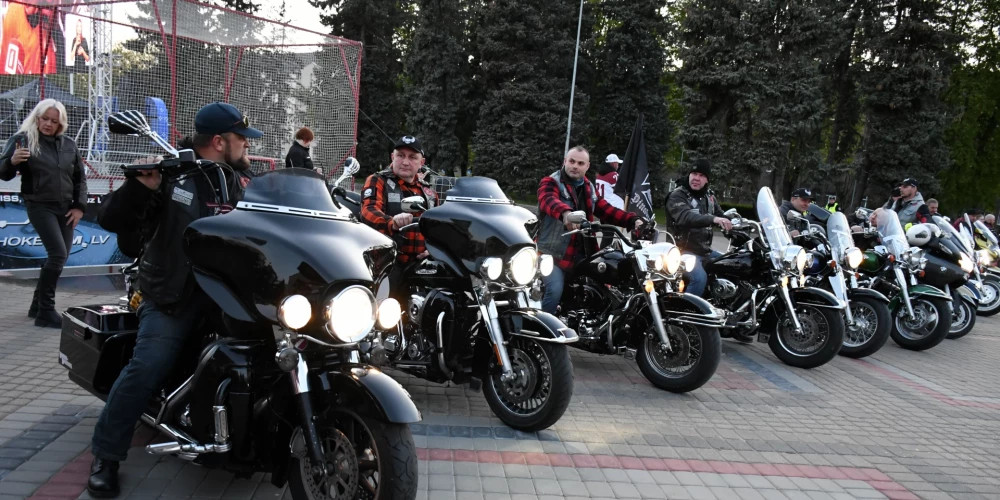 В Риге открывают мотосезон: пробки и изменения в транспорте ожидаются по маршруту пробега