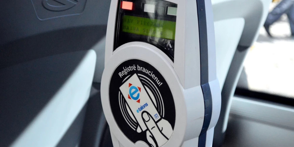 В Риге вводят новую систему оплаты в общественном транспорте без предоплаты билетов