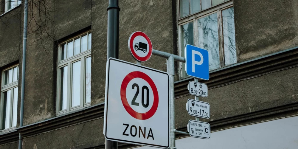 В Риге вводят платные парковки и одностороннее движение на нескольких улицах