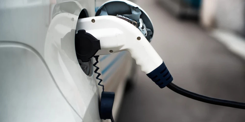 VID вводит новые требования, которые повлияют на автоводителей Латвии