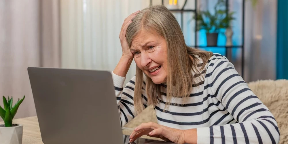 Жители Латвии недоумевают по поводу сокращения пенсий, VSAA объясняет причины