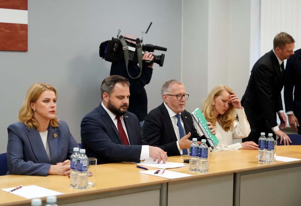 Андрис Кулбергс начинает формирование правительства с конституционным большинством в Сейме