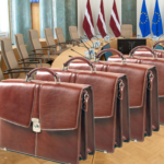 Андрис Кулбергс представил состав нового правительства Латвии с распределением министерств
