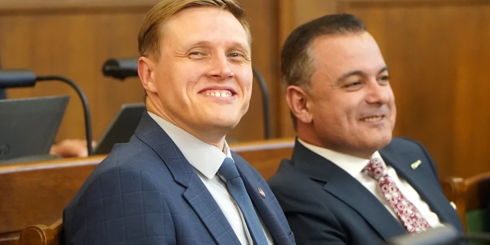 Домбрава подтвердил наличие языковой проблемы в учреждениях МВД Латвии