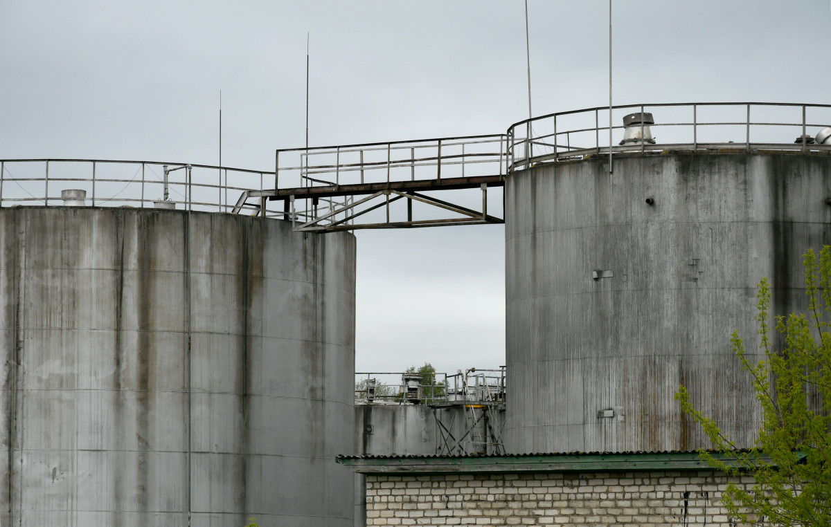 Два боевых дрона упали на нефтебазу в Резекне, вызвав политический кризис в Латвии