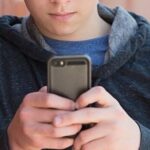ЕС планирует летом ограничить доступ несовершеннолетних к социальным сетям для защиты от вредного контента