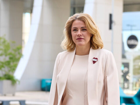 Генеральная прокуратура проверяет использование VIP-зала премьером Силиней во время поездки за границу