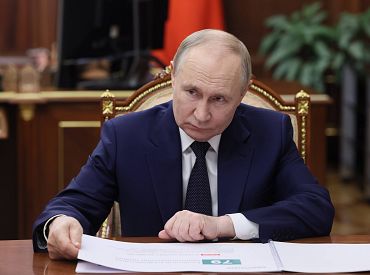 Госдума России предоставила Путину право на защиту россиян за границей